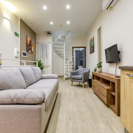 Authentic & Spacious 3br With Private Terrace By 360 Estates بيت للعطل ربات