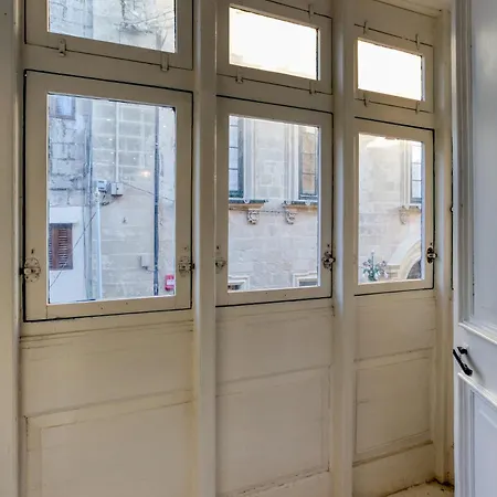 Authentic & Spacious 3br With Private Terrace By 360 Estates بيت للعطل ربات