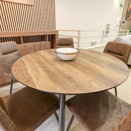 Authentic & Spacious 3br With Private Terrace By 360 Estates بيت للعطل ربات