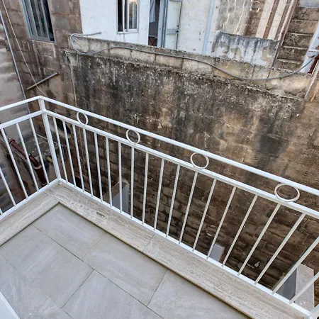 Authentic & Spacious 3br With Private Terrace By 360 Estates بيت للعطل