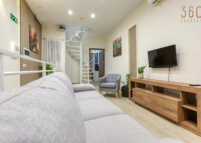 Vakantiehuis Authentic & Spacious 3br With Private Terrace By 360 Estates Rabat