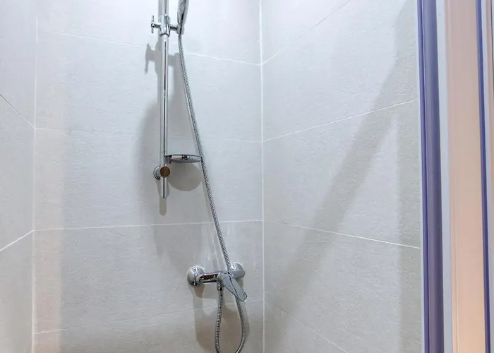 Authentic & Spacious 3br With Private Terrace By 360 Estates Vakantiehuis *