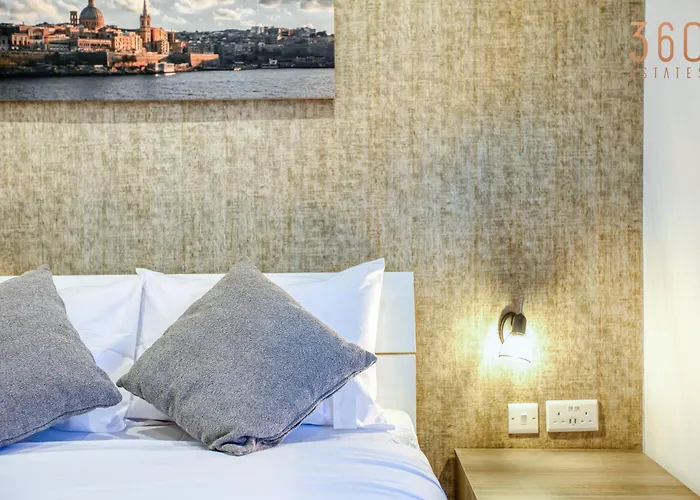 Authentic & Spacious 3br With Private Terrace By 360 Estates Rabat