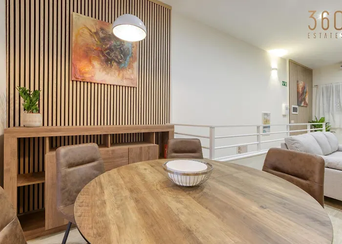 Authentic & Spacious 3br With Private Terrace By 360 Estates Vakantiehuis Rabat