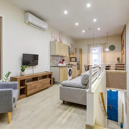 Authentic & Spacious 3br With Private Terrace By 360 Estates *