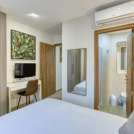 Authentic & Spacious 3br With Private Terrace By 360 Estates בית נופש רבאט