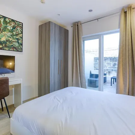 Authentic & Spacious 3br With Private Terrace By 360 Estates