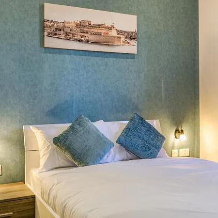 Authentic & Spacious 3br With Private Terrace By 360 Estates * 라바트