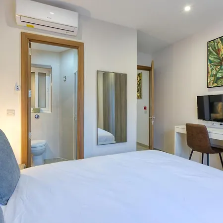 Authentic & Spacious 3br With Private Terrace By 360 Estates בית נופש רבאט