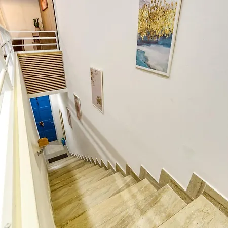 Casa vacanze Authentic & Spacious 3br With Private Terrace By 360 Estates *