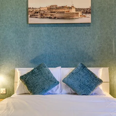 Authentic & Spacious 3br With Private Terrace By 360 Estates *