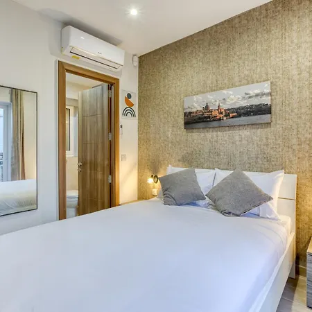 Authentic & Spacious 3br With Private Terrace By 360 Estates *