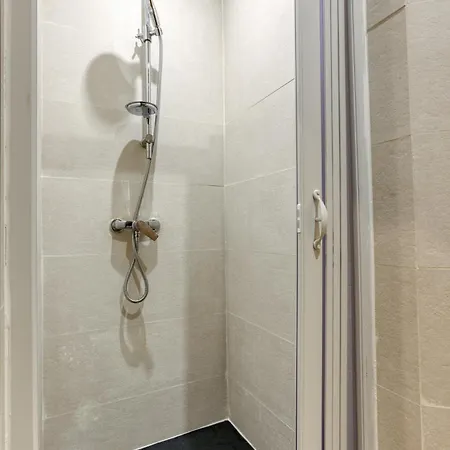 Authentic & Spacious 3br With Private Terrace By 360 Estates 펜션 *