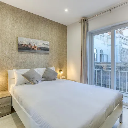 Authentic & Spacious 3br With Private Terrace By 360 Estates * רבאט