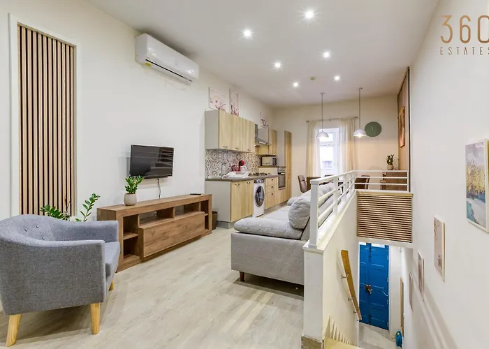 Authentic & Spacious 3br With Private Terrace By 360 Estates *