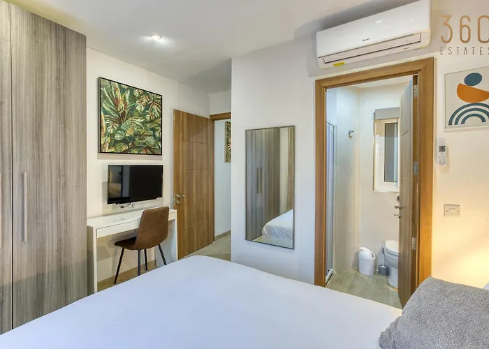 Authentic & Spacious 3br With Private Terrace By 360 Estates Hébergement de vacances Rabat