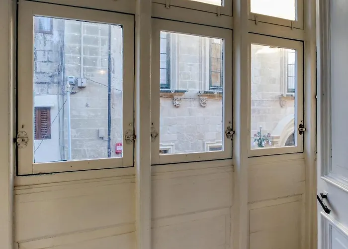 Authentic & Spacious 3br With Private Terrace By 360 Estates Hébergement de vacances Rabat