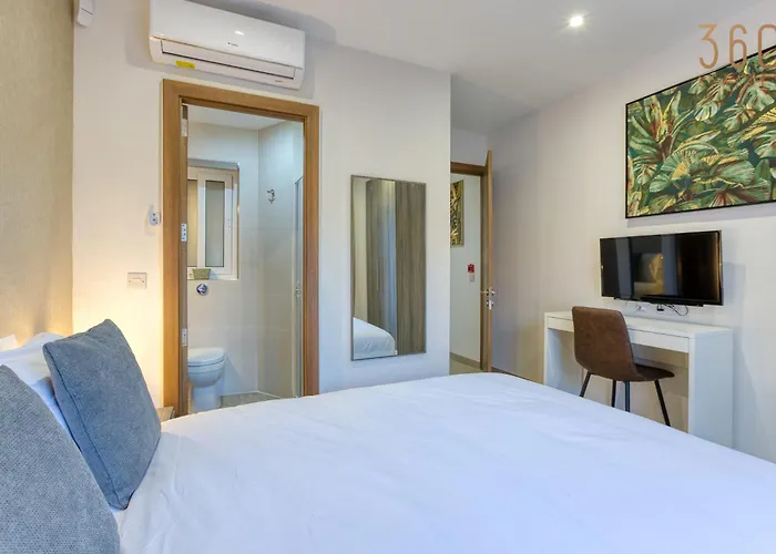 Authentic & Spacious 3br With Private Terrace By 360 Estates Case de vacanță Rabat