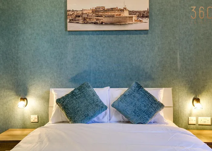 Authentic & Spacious 3br With Private Terrace By 360 Estates *