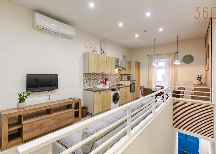 Case de vacanță Authentic & Spacious 3br With Private Terrace By 360 Estates