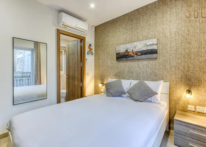 Authentic & Spacious 3br With Private Terrace By 360 Estates *